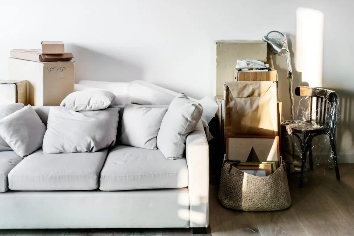 8 Simple Ways To Get Rid Of Unwanted Furniture During House Clearance
